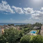 Charming Apartment With Sea Views