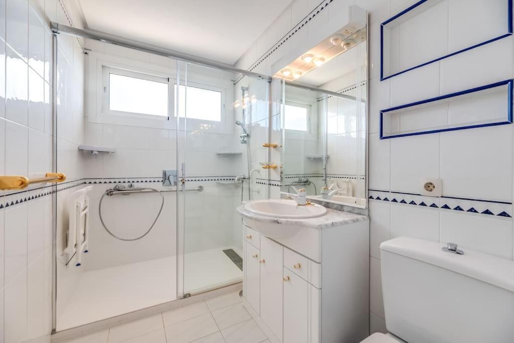 Charming With Sea Views Apartment