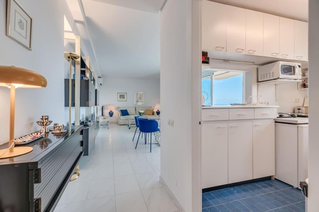 Apartment Charming With Sea Views *