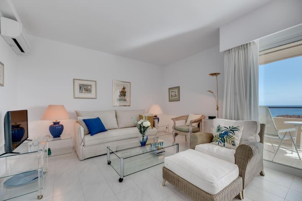 Apartment Charming With Sea Views *